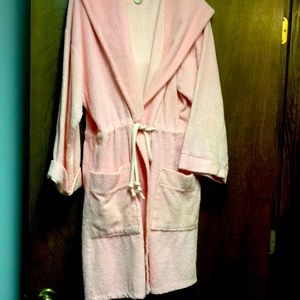 Victoria’s Secret cotton candy pink, hooded bathrobe, size M/L